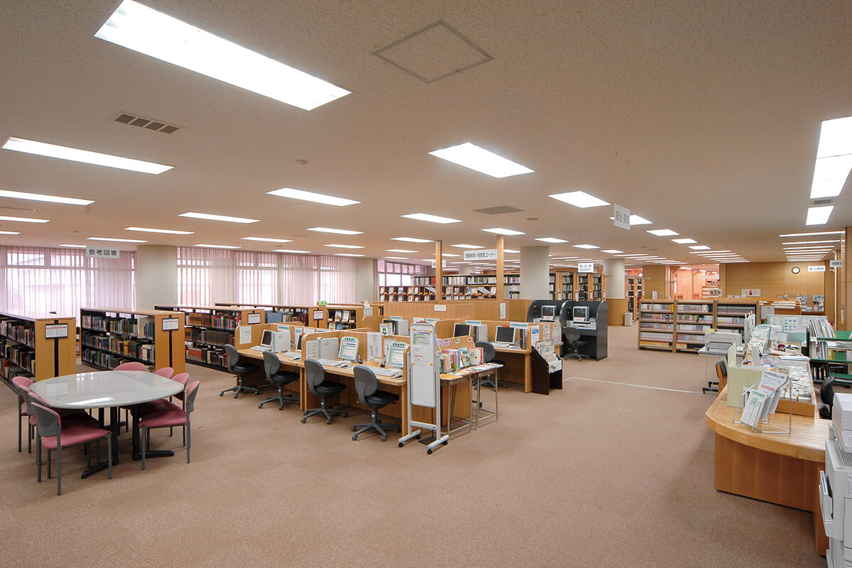 釧路公立大学附属図書館